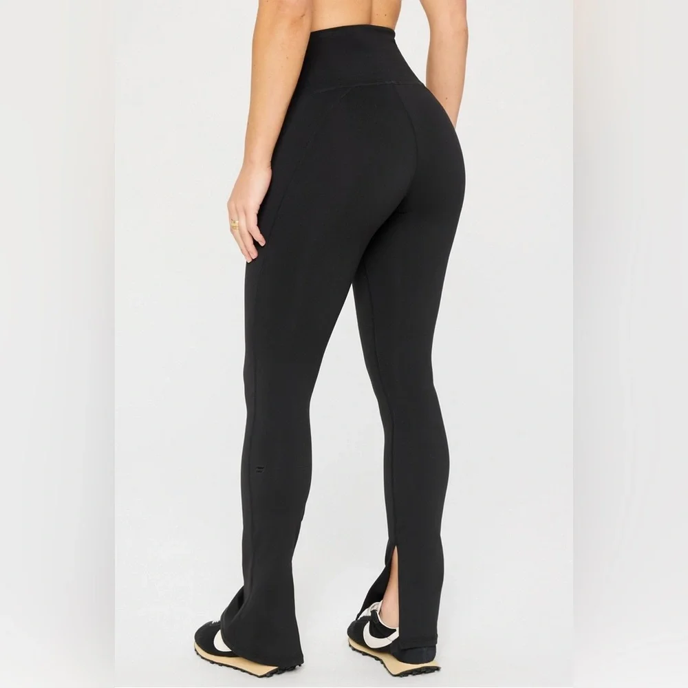 NWT- Fabletics Define PowerHold Split Hem Legging in Black  Size:‎ XS